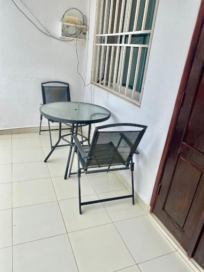 Queen Zee Garden Apartments Kololi Exterior foto